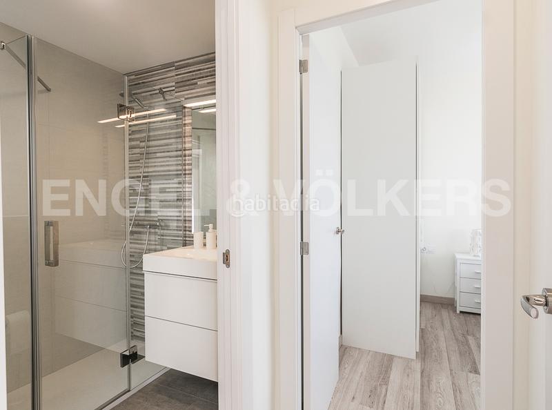 Foto 3e1452a7-d019-4261-a2f3-d93da04394a6. Àtic amb calefacció a Raval Barcelona