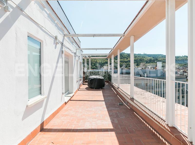 Foto 56844754-3ff7-4600-a390-6ef20ea87e88. Àtic amb calefacció a Raval Barcelona