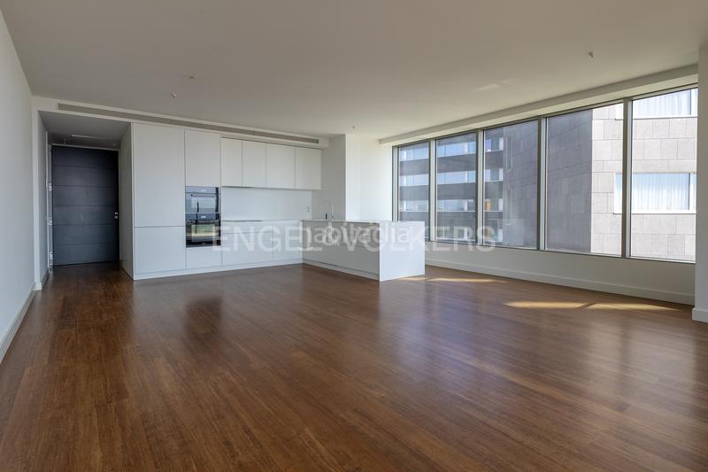 Foto c5fc02bf-bd73-4706-bbb1-af24480aea75. Apartamento maravilloso apartamento con vistas al mar en Barcelona