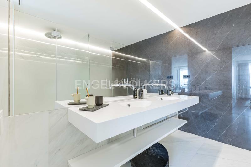 Foto 380fa3f1-d5ef-4005-ac6c-d270cc9cb36c. Piccolo appartamento con riscaldamento parcheggio piscina in Barcelona