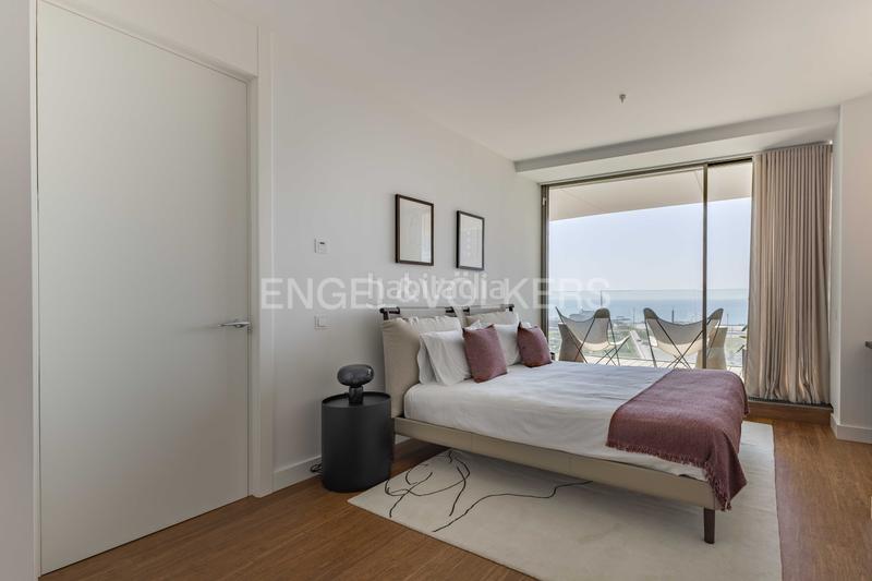 Foto f5eda28b-5aa0-4ee1-937d-9b8879c139c8. Piccolo appartamento con riscaldamento parcheggio piscina in Barcelona