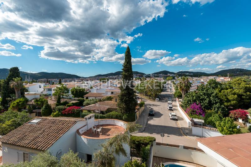 Foto 6d581775-6f64-4551-87bd-e03702c41dd0. Terreno residencial soleado terreno con rebaje completado en Sant Pere de Ribes