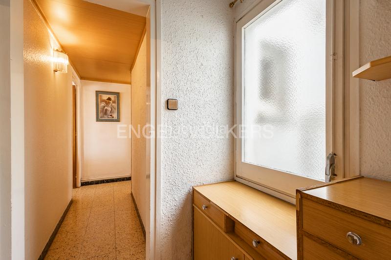 Foto 0f2ee101-2549-437a-8046-1c29d59f280f. Àtic amb calefacció aparcament a El Gall Esplugues de Llobregat