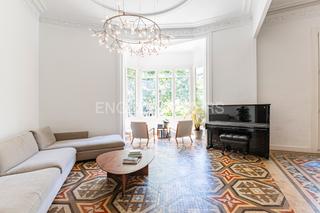 Apartament a Dreta de l´Eixample. Piso de diseño en finca regia esquinera en la derecha del eixamp