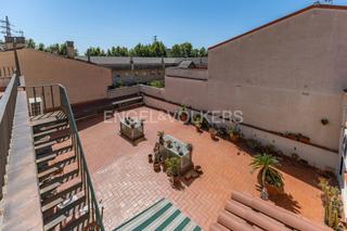 Casa adossada a Centre. Gran oportunidad para inversores o para aquellos que buscan crea
