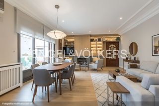 Casa adossada a Centre. Oportunidad de inversión y rehabilitación en el casco antiguo de