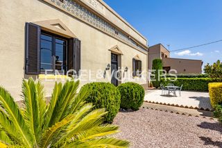 Casa en Sant Jaume dels Domenys. Exclusiva casa en planta baja en el corazón del baix penedès