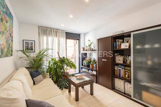 Apartament a Font dels Capellans - Sagrada Familia. Acogedor piso en manresa de tres dormitorios.
