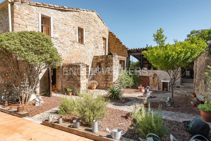 Foto 07759786-38c8-43c4-a23a-d882e5681c6e. Bauernhof mit heizung pool in Castellbell i el Vilar