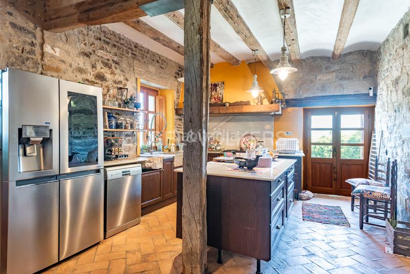 Foto cd7a09b0-3ea0-46aa-ab01-21a3317d10e6. Bauernhof mit heizung pool in Castellbell i el Vilar