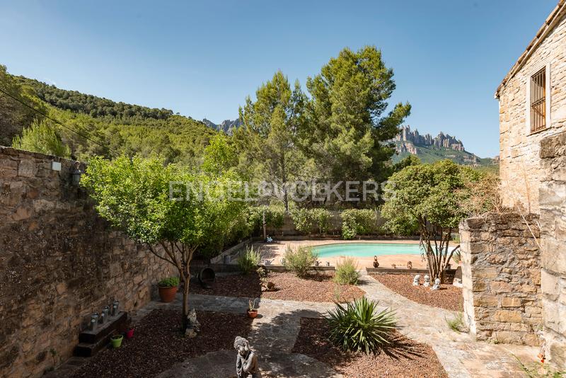 Foto eb7f1f01-f05a-47f5-939f-fc327b348727. Bauernhof mit heizung pool in Castellbell i el Vilar