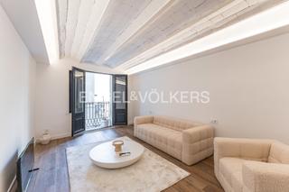 Location Appartement à Gòtic. Amplio apartamento de 2 dormitorios, totalmente reformado y equi