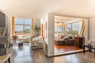 Reihenhaus in Centre. Chalet pareado con piscina y vistas al mar en el centro del masn