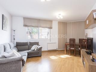 Apartment in Centre. Piso en planta baja con patio privado en el centro de sant just