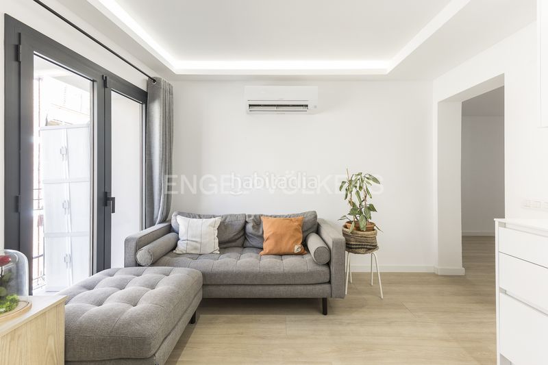Foto 279a9e00-1874-4500-847d-59b9e686e8b9. Pis amb calefacció a La Teixonera Barcelona