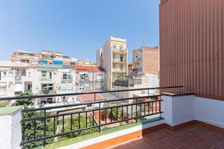 Lloguer Apartament a Sants. Apartamento temporal reformado a estrenar con terraza