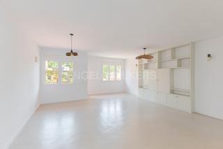 Apartament a El Camp d´en Grassot i Gràcia Nova. Piso reformado con balcón en gracia