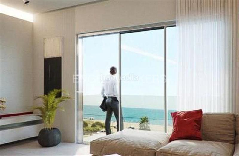 Foto 8cb7ccdd-db36-4690-99cd-b9bbe69414df. Apartamento promoción de seis pisos en primera línea de mar, . en Pineda de Mar