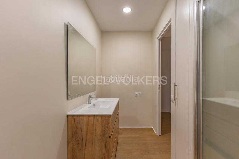 Foto 020b1150-ad8b-40c4-9ff1-e08f0b916f52. Apartament amb calefacció aparcament a Centre Sabadell