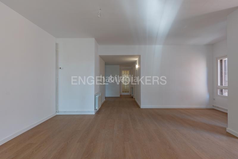 Foto 41f32b6b-6168-4893-b0a0-10669fadd945. Apartament amb calefacció aparcament a Centre Sabadell