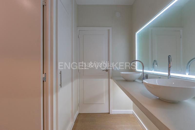 Foto 52c822a2-e7ba-497e-93c1-effe2e019551. Apartament amb calefacció aparcament a Centre Sabadell