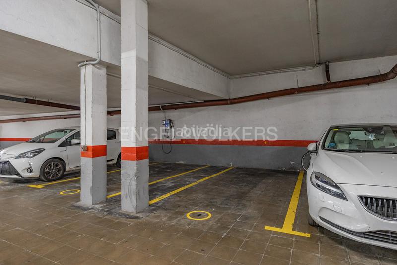 Foto 76c3a2d2-b6a6-4f02-8ce7-ef68ac2f2c49. Apartament amb calefacció aparcament a Centre Sabadell