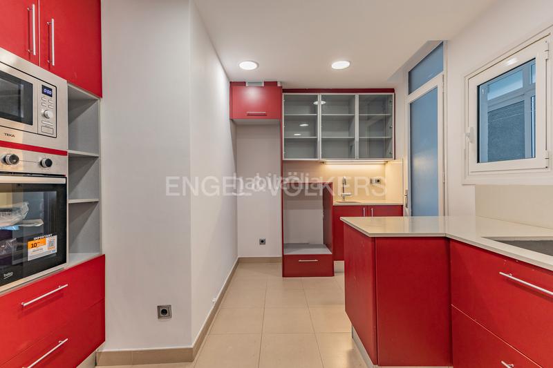 Foto 9be37f65-c7b6-4853-aea1-2bbcf8f4d137. Apartament amb calefacció aparcament a Centre Sabadell