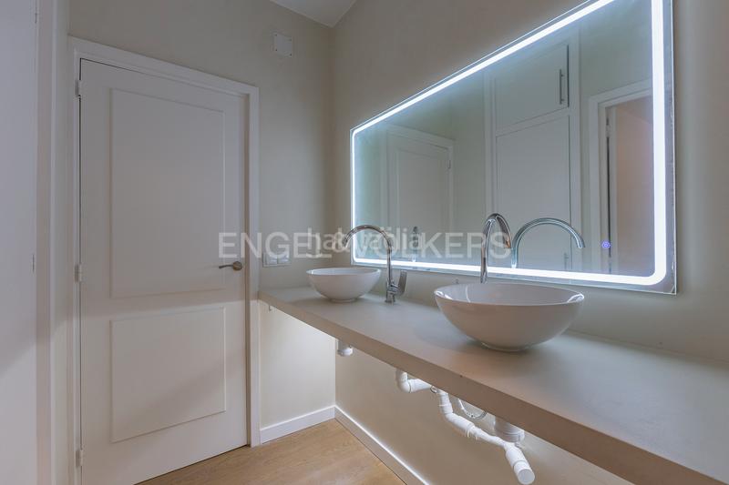 Foto f57565a8-1eca-48c6-b0cf-f8e6a1b31e4e. Apartament amb calefacció aparcament a Centre Sabadell