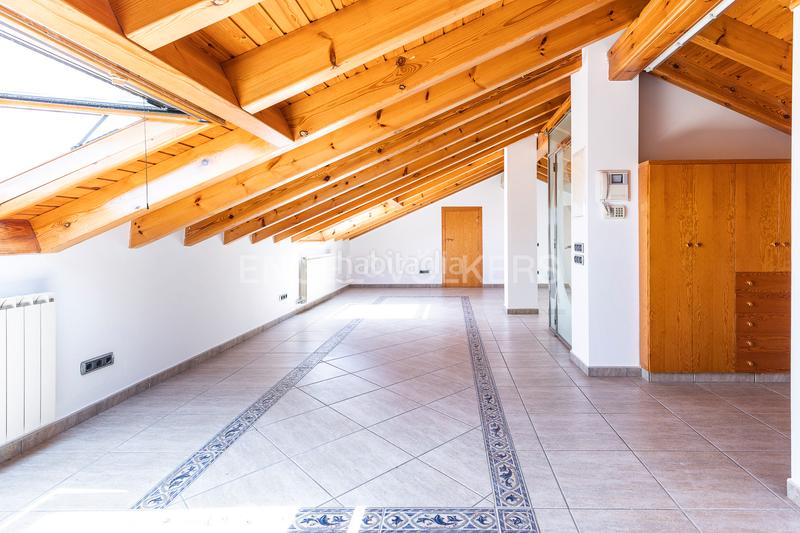 Foto 353619a5-d511-4324-8c46-f8dd8aa7e3e1. Casa con riscaldamento parcheggio in Santa Eulàlia de Ronçana