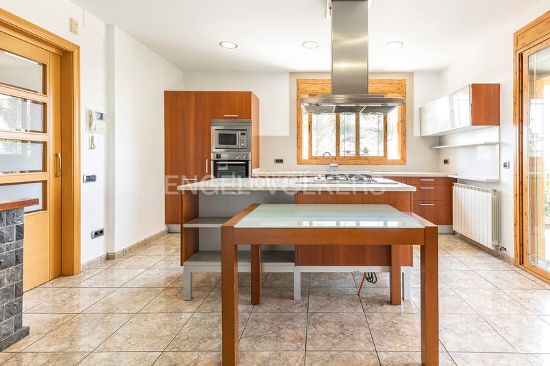 Foto e29a41d9-aee5-458b-84af-04f5e9fa597a. Casa con riscaldamento parcheggio in Santa Eulàlia de Ronçana