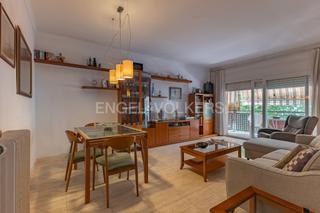 Apartament a Montornès del Vallès. Amplio piso con parking en zona céntrica de montornès
