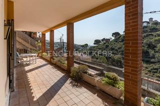 Maison à Sarrià. Casa acogedora con preciosas vistas al mar al lado del peu de fu