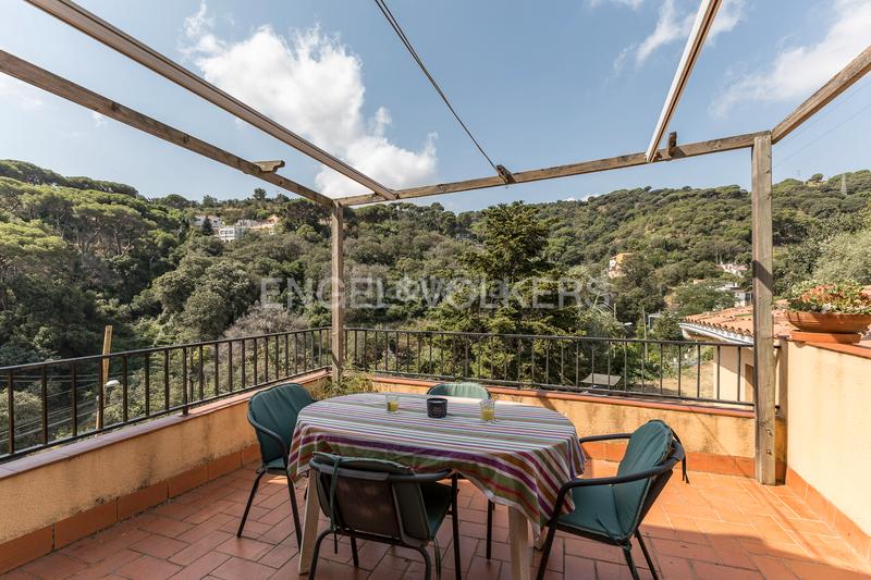 Foto bafa8210-57f1-491d-b50e-c03deea7663a. Casa amb calefacció aparcament a Sarrià Barcelona