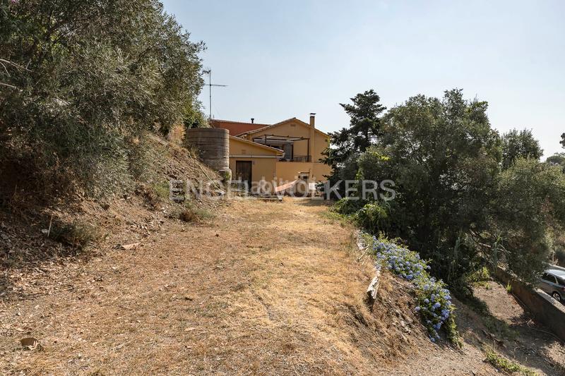 Foto dba712e5-66de-459a-85c0-b651fdd2f7f3. Casa amb calefacció aparcament a Sarrià Barcelona