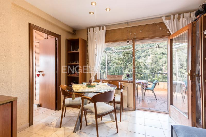 Foto dfeb493e-e11d-4974-b3fd-5c436f75ebad. Casa amb calefacció aparcament a Sarrià Barcelona