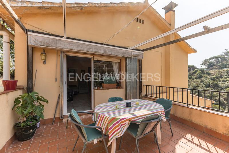 Foto f6fbb1f8-1483-463a-bd45-e2d632f433e4. Casa amb calefacció aparcament a Sarrià Barcelona