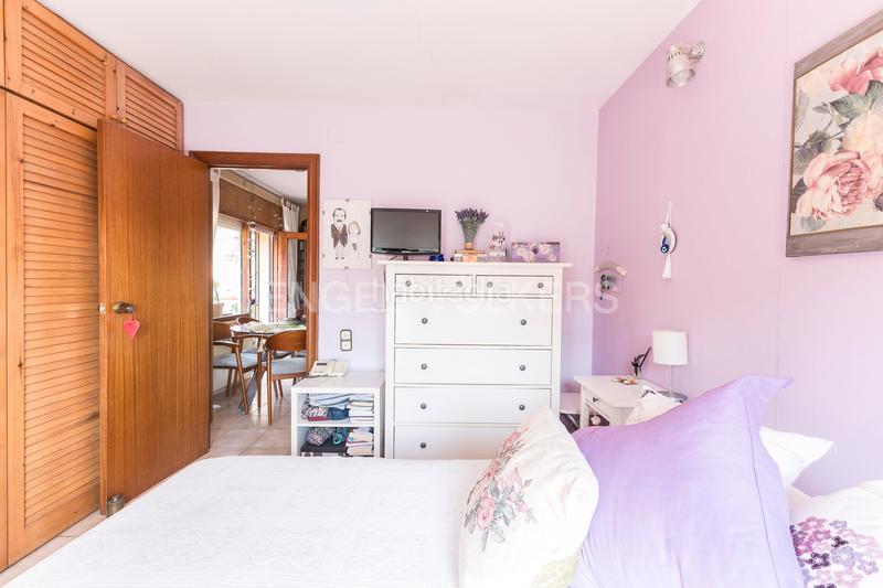 Foto f6fc595c-ce8b-4682-8a89-c8e9585f848d. Casa amb calefacció aparcament a Sarrià Barcelona