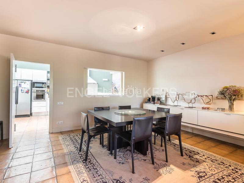 Foto 074d2243-398e-4067-ba7e-246fb9705f0b. Casa con riscaldamento parcheggio piscina in Vallvidrera - Tibidabo - Les Planes Barcelona