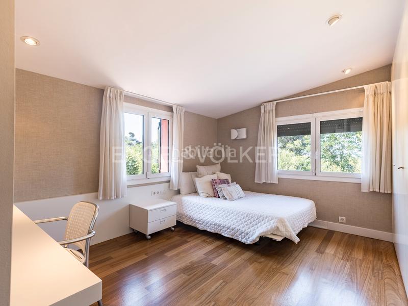 Foto 079cef59-e687-41b5-bd48-2516026413ba. Casa con riscaldamento parcheggio piscina in Vallvidrera - Tibidabo - Les Planes Barcelona