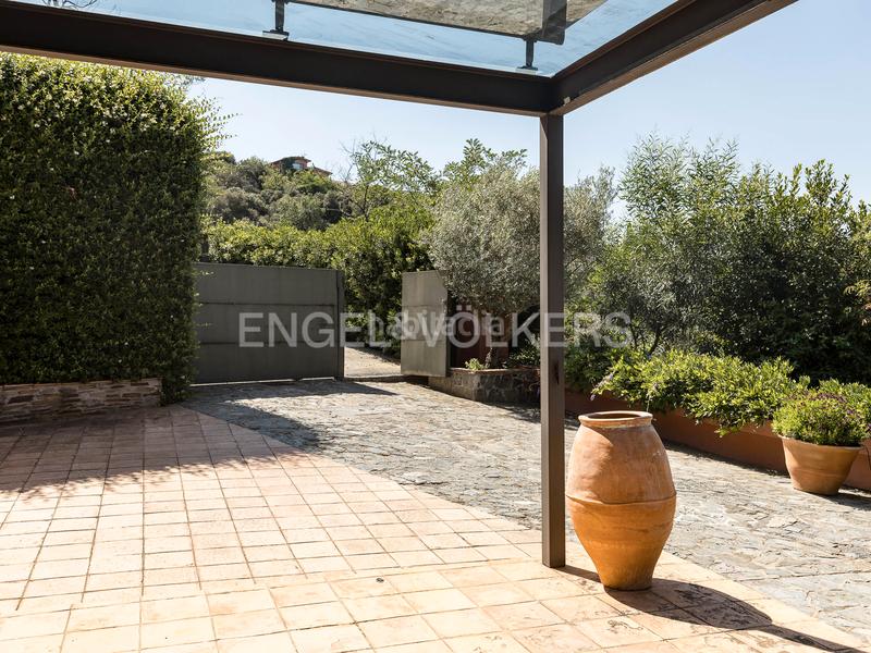 Foto cd15bc63-ad58-468e-a130-9f007eca4cb1. Casa con riscaldamento parcheggio piscina in Vallvidrera - Tibidabo - Les Planes Barcelona