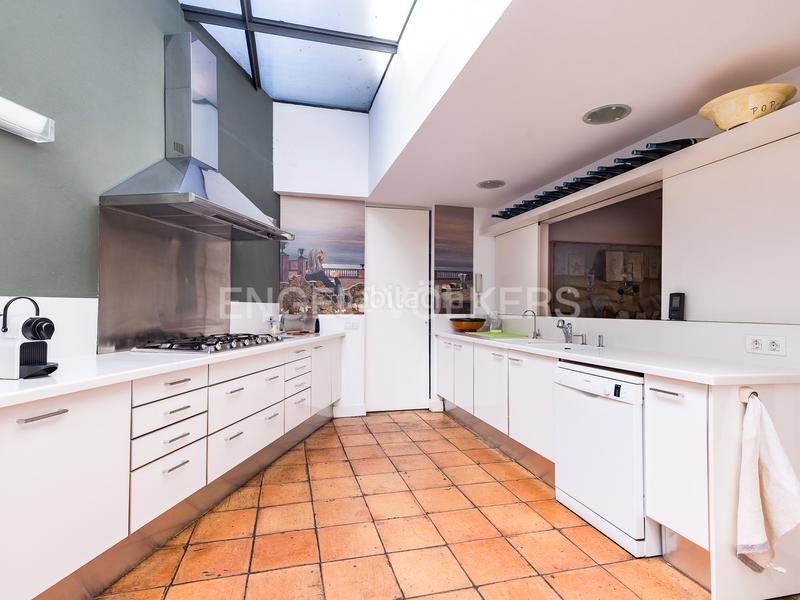 Foto f70fe6f7-4e36-462c-adb1-83e822ecce24. Casa con riscaldamento parcheggio piscina in Vallvidrera - Tibidabo - Les Planes Barcelona