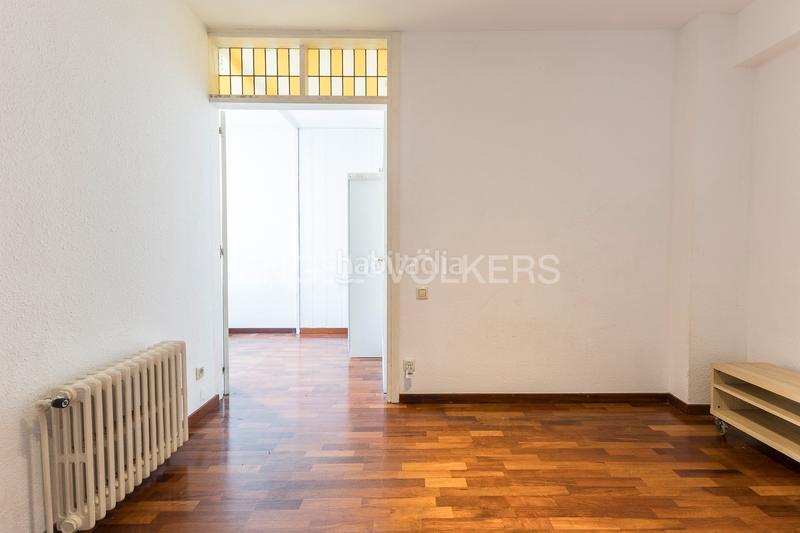 Foto 011ded75-91a2-462b-bcfe-150d659164d3. Apartament amb calefacció aparcament a L´Antiga Esquerra de l´Eixample Barcelona