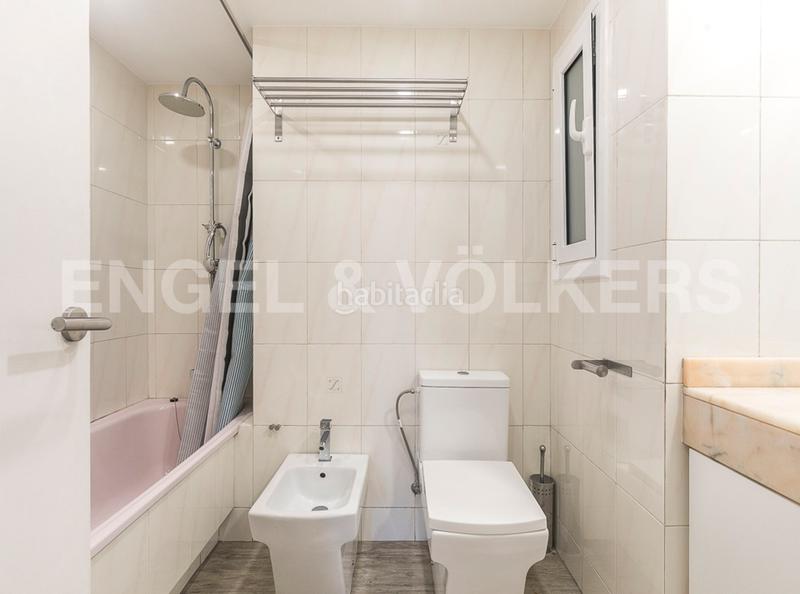Foto 0d1f8d9a-c6fc-4e31-872a-7a2a1e14870f. Apartament amb calefacció aparcament a L´Antiga Esquerra de l´Eixample Barcelona