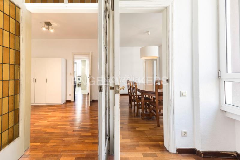 Foto 1845017e-144b-4806-981a-2d888f54088a. Apartament amb calefacció aparcament a L´Antiga Esquerra de l´Eixample Barcelona