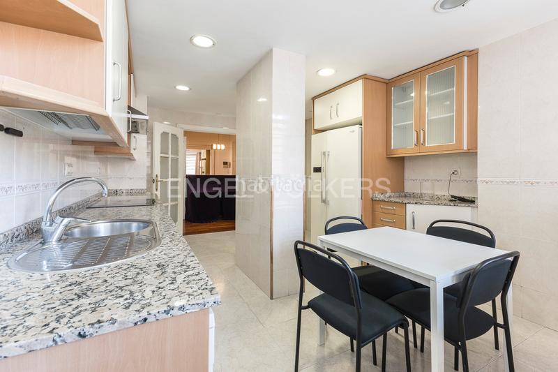 Foto 2fb78619-2781-4a09-893d-a178849cfe9a. Apartament amb calefacció aparcament a L´Antiga Esquerra de l´Eixample Barcelona