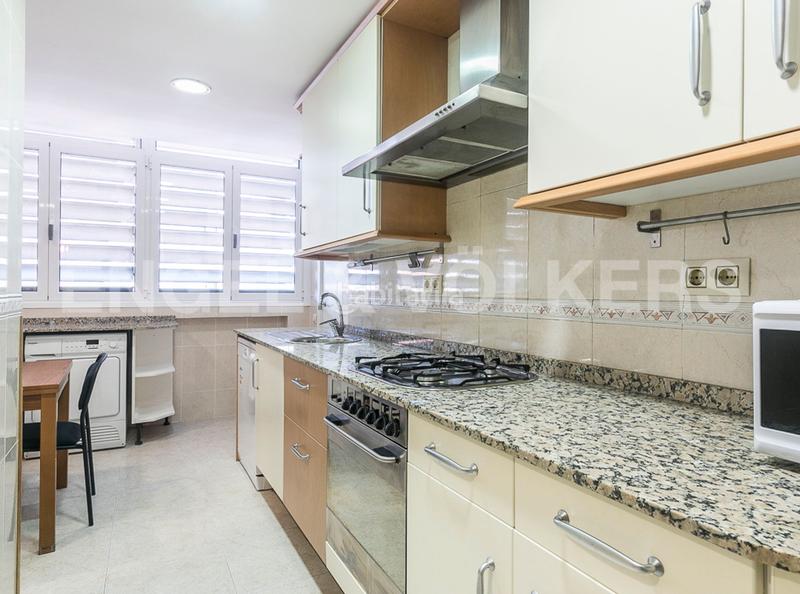 Foto 342d3f86-610b-464b-849e-749119746966. Apartament amb calefacció aparcament a L´Antiga Esquerra de l´Eixample Barcelona