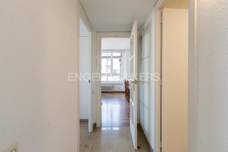 Foto 3e9aef95-1e94-43f9-8dbc-bd10b38e14c0. Apartament amb calefacció aparcament a L´Antiga Esquerra de l´Eixample Barcelona