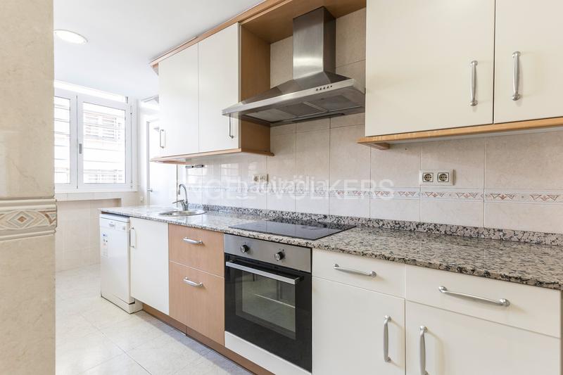 Foto 4f7aeef8-f741-42f6-a4ec-d675a95b8f91. Apartament amb calefacció aparcament a L´Antiga Esquerra de l´Eixample Barcelona