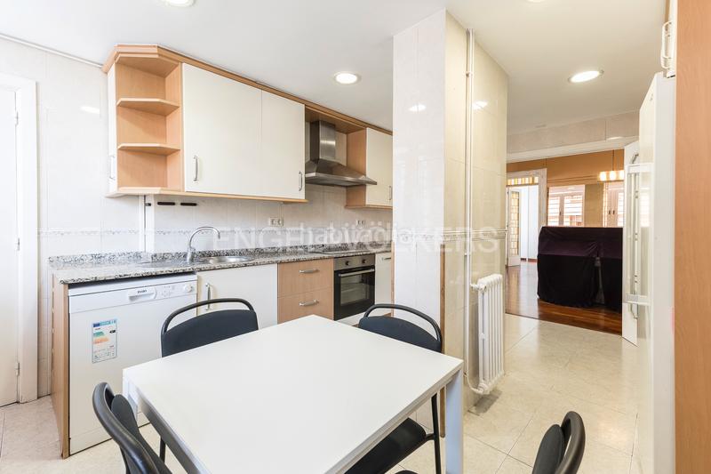 Foto 6621f67d-d548-44ed-a092-6f6684472137. Apartament amb calefacció aparcament a L´Antiga Esquerra de l´Eixample Barcelona