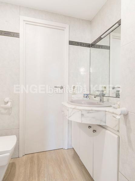 Foto 7703b4d6-39a4-4964-9fa8-9edbdc2f13b3. Apartament amb calefacció aparcament a L´Antiga Esquerra de l´Eixample Barcelona